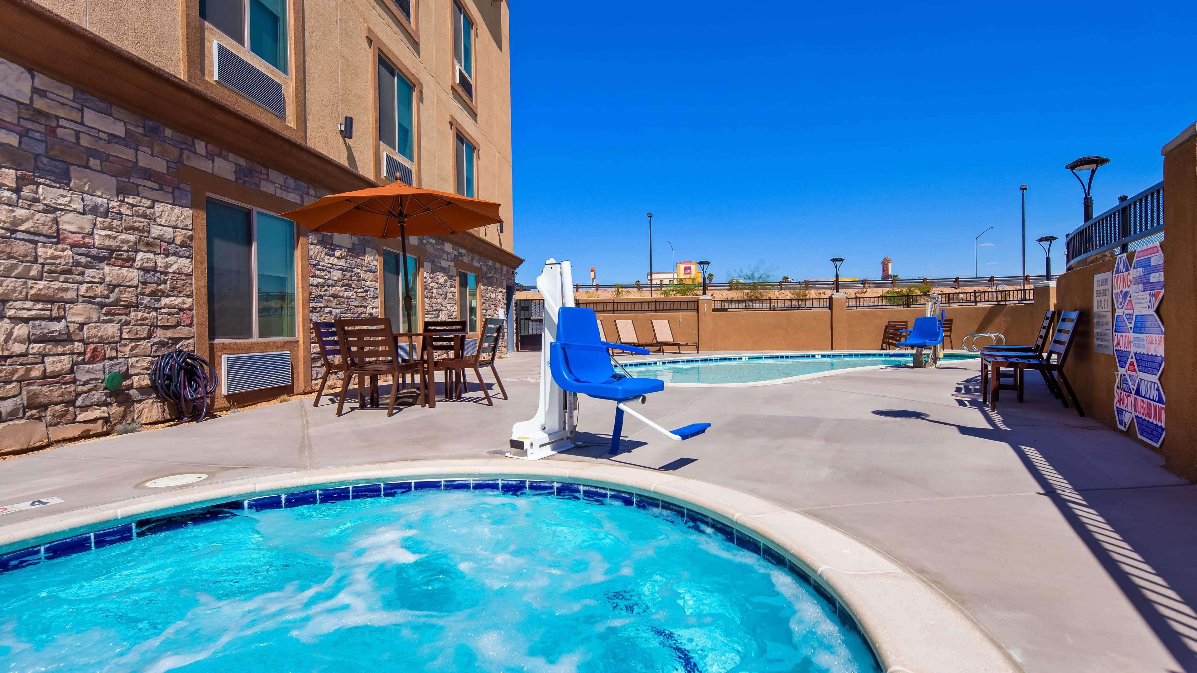 Best Western Plus New Barstow Inn & Suites المظهر الخارجي الصورة